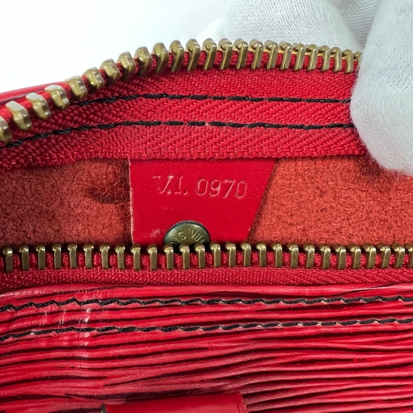 💯Authentic Keepall 50 Red Epi Leather Duffel Bag - Picture 7 of 7